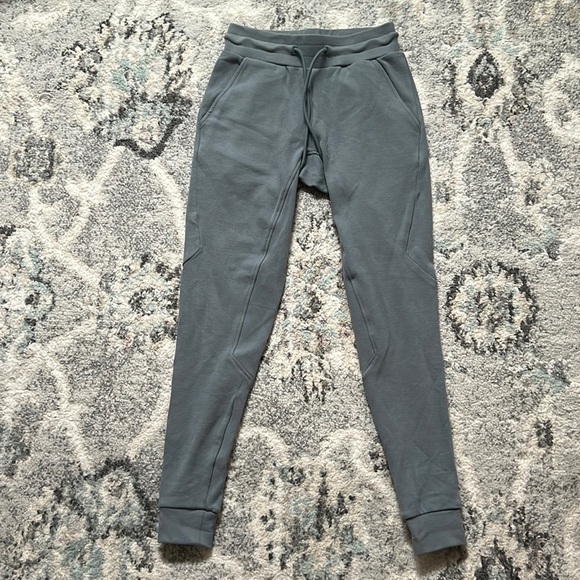 Alphalete Identity Joggers - Picture 1 of 11